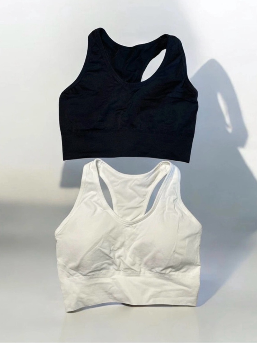 Everyday Seamless Racerback Sports Bras - Black & White